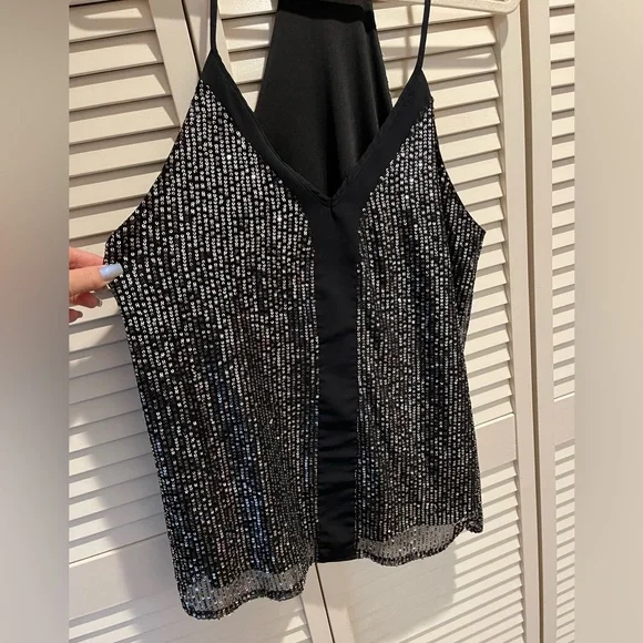 Shawhuwa Women's Fashion V Neck Sequin Strappy Flowy Tank - Picture 5 of 10